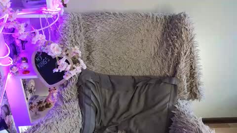 Snapshot of sarakaell chatting on 10, 9, 2025 Sara online show from 10, 9, 2025