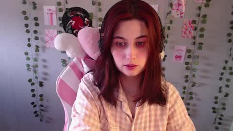 Snapshot of sarakinski chatting on 15, 2, 2025 Sara online show from 15, 2, 2025