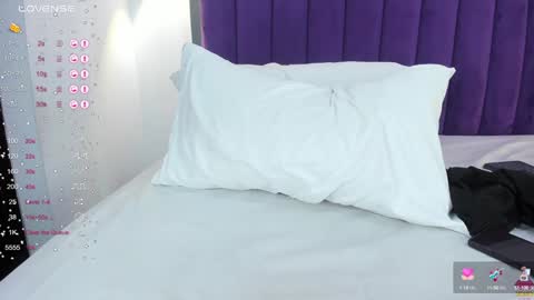 Snapshot of sarariley_ chatting on 8, 1, 2025 Sara online show from 8, 1, 2025