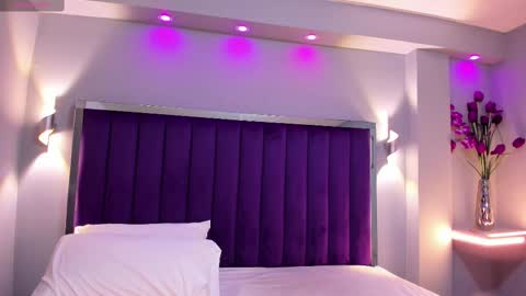 Snapshot of sarariley_ chatting on 13, 9, 2025 Sara online show from 13, 9, 2025