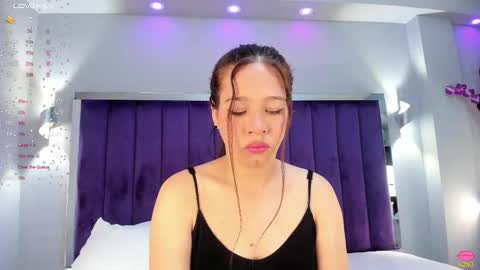 Snapshot of sarariley_ chatting on 15, 10, 2025 Sara online show from 15, 10, 2025