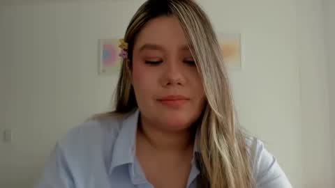 Snapshot of sarasmith19 chatting on 25, 5, 2026 Sara sarasmithfun by instagram online show from 25, 5, 2026