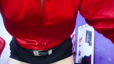 Snapshot of sarasmith2 chatting on 2, 12, 2025 sara online show from 2, 12, 2025