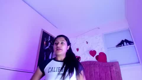 sarastonesx online show from 13, 9, 2025