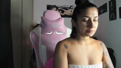 Snapshot of saratukkerr chatting on 22, 11, 2025 saratukkerr online show from 22, 11, 2025