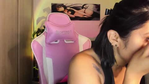 Snapshot of saratukkerr chatting on 23, 11, 2025 saratukkerr online show from 23, 11, 2025