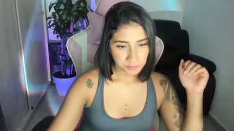 Snapshot of saratukkerr chatting on 28, 11, 2025 saratukkerr online show from 28, 11, 2025