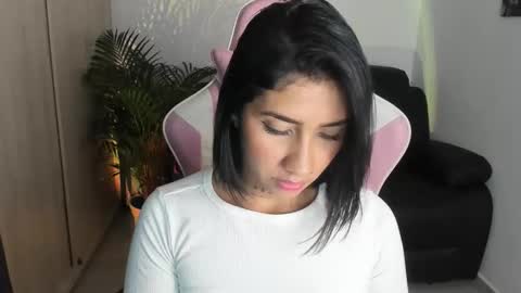 Snapshot of saratukkerr chatting on 3, 12, 2025 saratukkerr online show from 3, 12, 2025