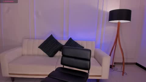 Sara Winstone online show from 18, 2, 2025