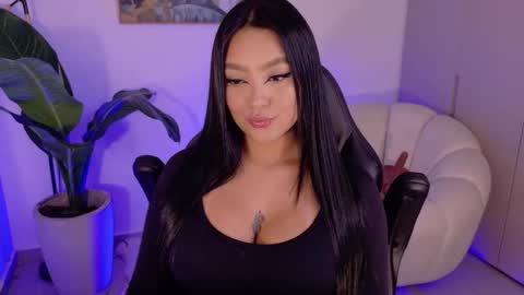 Sara Winstone online show from 3, 12, 2025