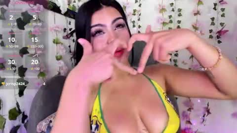 Snapshot of saray__jones chatting on 23, 7, 2026 saray__jones online show from 23, 7, 2026