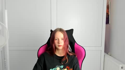 Snapshot of sareenadark_ chatting on 26, 7, 2026 Hinata online show from 26, 7, 2026