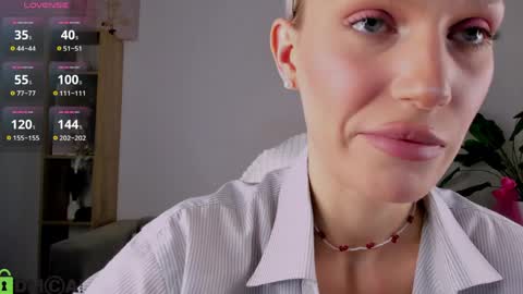 Your Selena 3 online show from 3, 4, 2026