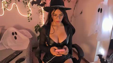 Snapshot of sarima420 chatting on 24, 10, 2025 Sarima and Leo online show from 24, 10, 2025