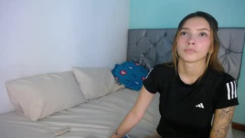  SARIYA Y ALEXIS  online show from 30, 4, 2026
