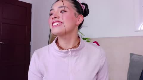 Snapshot of saritabratz chatting on 22, 12, 2025 Sara online show from 22, 12, 2025