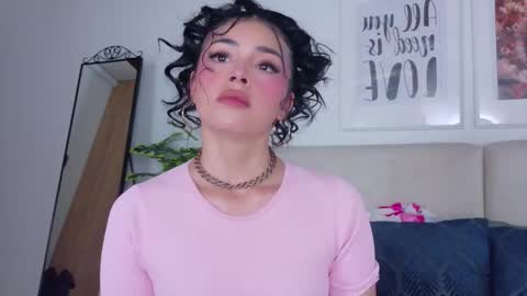 Snapshot of saritabratz chatting on 17, 1, 2026 Sara online show from 17, 1, 2026