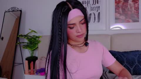 Snapshot of saritabratz chatting on 5, 2, 2026 Sara online show from 5, 2, 2026