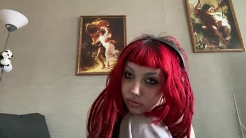 Mia online show from 9, 5, 2026
