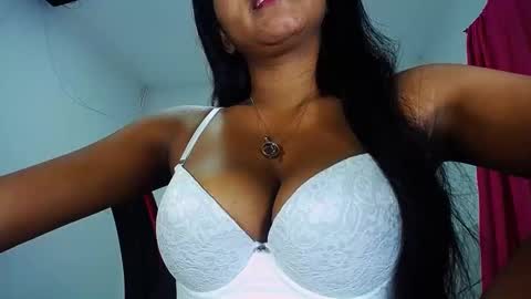 Snapshot of sashabreck1 chatting on 7, 1, 2025 sashabreck1 online show from 7, 1, 2025