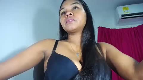 Snapshot of sashabreck1 chatting on 5, 12, 2025 sashabreck1 online show from 5, 12, 2025