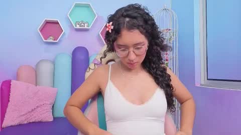 Snapshot of sashamonroee_ chatting on 6, 11, 2025 SashaMonroee online show from 6, 11, 2025