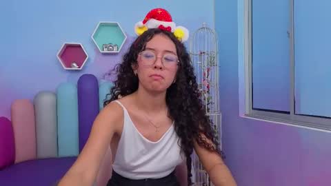 Snapshot of sashamonroee_ chatting on 16, 12, 2025 SashaMonroee online show from 16, 12, 2025