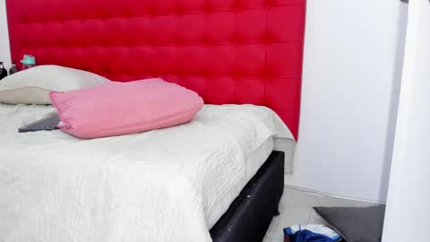 Manuela  online show from 11, 3, 2025