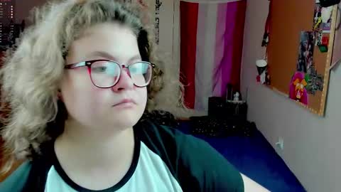 Snapshot of sashy_way chatting on 8, 9, 2025 .Alexandra online show from 8, 9, 2025