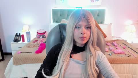 saskia_vellour online show from 4, 2, 2026