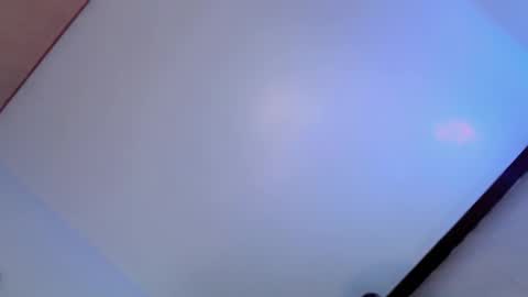 Tiffanie online show from 10, 9, 2025