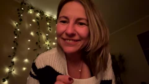 Snapshot of sassyella chatting on 15, 12, 2024 Sassyella online show from 15, 12, 2024