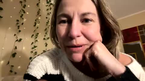 Snapshot of sassyella chatting on 12, 1, 2025 Sassyella online show from 12, 1, 2025