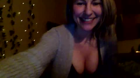 Snapshot of sassyella chatting on 10, 3, 2025 Sassyella online show from 10, 3, 2025