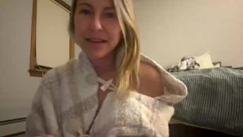 Snapshot of sassyella chatting on 19, 10, 2025 Sassyella online show from 19, 10, 2025