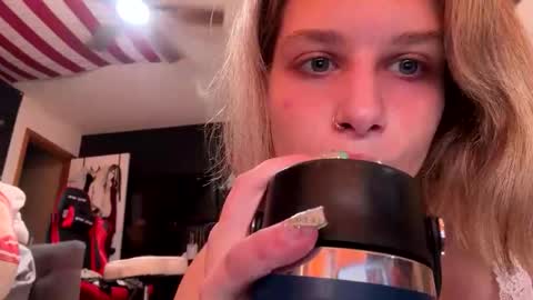 Snapshot of sassysquirtsmmm chatting on 3, 5, 2026 sassysquirtsmmm online show from 3, 5, 2026