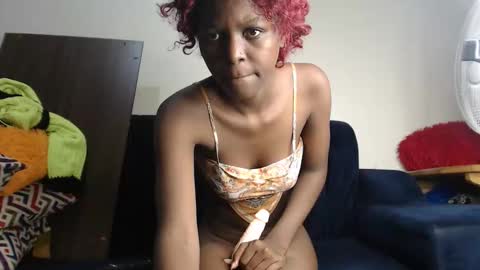 Snapshot of sassyvece12 chatting on 25, 10, 2025 Sassy online show from 25, 10, 2025