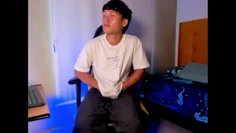 Evans Williams online show from 3, 2, 2025