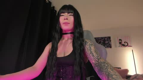 Snapshot of satanbabee_ chatting on 26, 4, 2026 im expecting 300 thumbs up on my altar online show from 26, 4, 2026