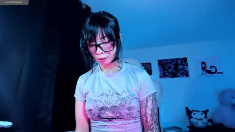 Snapshot of satanbabee_ chatting on 11, 5, 2026 im expecting 300 thumbs up on my altar online show from 11, 5, 2026