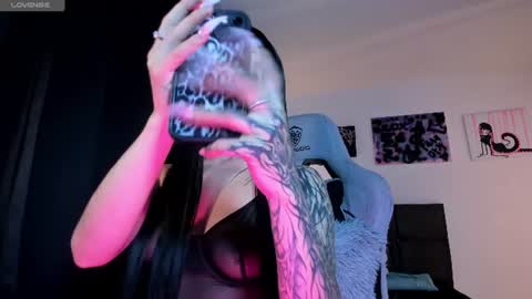 Snapshot of satanbabee_ chatting on 28, 6, 2026 im expecting 300 thumbs up on my altar online show from 28, 6, 2026