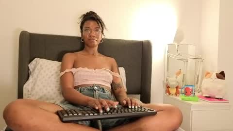 Snapshot of saturno_vibes chatting on 3, 6, 2026 saturno_vibes online show from 3, 6, 2026