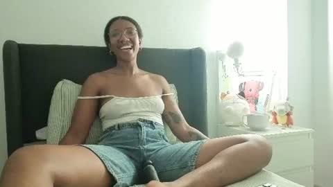 Snapshot of saturno_vibes chatting on 27, 6, 2026 saturno_vibes online show from 27, 6, 2026