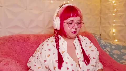 Snapshot of satyn_doll chatting on 9, 7, 2026 Gina George online show from 9, 7, 2026