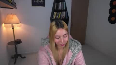 I AM JENN  online show from 13, 11, 2025