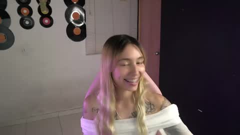Snapshot of saucy_jenn1 chatting on 11, 7, 2026 I AM JENN online show from 11, 7, 2026