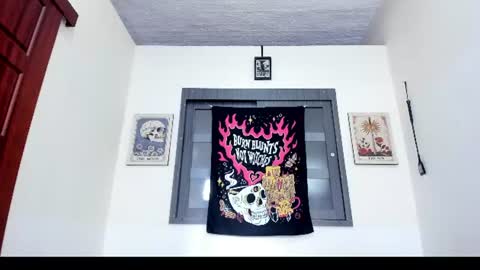Snapshot of saucy_zaren chatting on 3, 8, 2026 Zaren online show from 3, 8, 2026