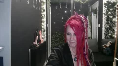 SaucySky online show from 8, 9, 2025