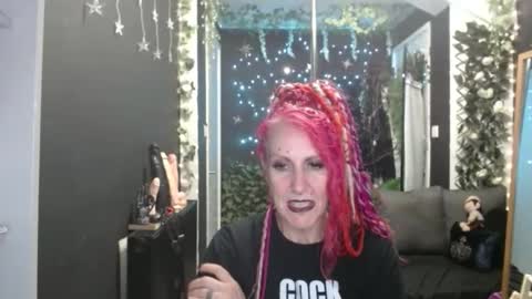 SaucySky online show from 26, 9, 2025