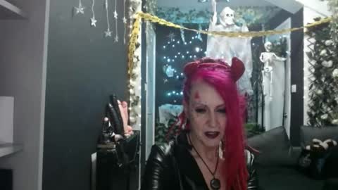 SaucySky online show from 28, 10, 2025